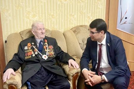 Тульский обком КПРФ поздравил ветерана Великой Отечественной войны А.И. Тимофеева с Днем Победы