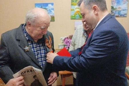 В преддверии 80-летия Великой Победы в Черкесске от имени КПРФ и депутата Госдумы Анатолия Бифова вручены памятные медали и ценные подарки ветеранам Великой Отечественной войны