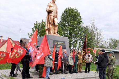 Рязанские коммунисты отметили 80-летие Победы под красными знаменами