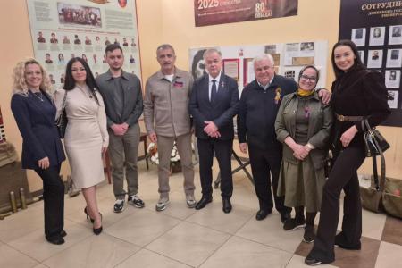 Делегация КПРФ во главе с К.К. Тайсаевым посетила праздничные мероприятия в честь 11-ой годовщины образования ДНР