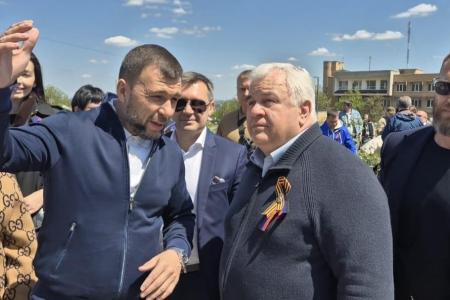 Делегация КПРФ во главе с К.К. Тайсаевым посетила праздничные мероприятия в честь 11-ой годовщины образования ДНР