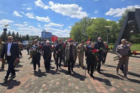 Делегация КПРФ во главе с К.К. Тайсаевым посетила праздничные мероприятия в честь 11-ой годовщины образования ДНР