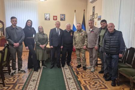Делегация КПРФ во главе с К.К. Тайсаевым посетила праздничные мероприятия в честь 11-ой годовщины образования ДНР