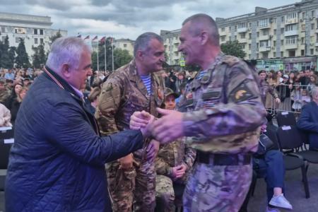 Делегация КПРФ во главе с К.К. Тайсаевым посетила праздничные мероприятия в честь 11-ой годовщины образования ЛНР