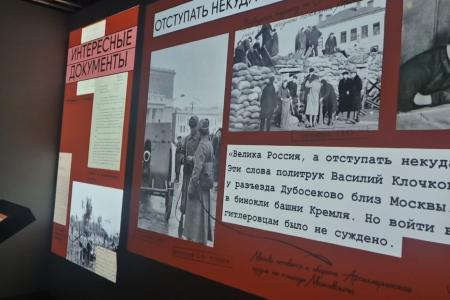Делегация КПРФ во главе с К.К. Тайсаевым посетила праздничные мероприятия в честь 11-ой годовщины образования ЛНР
