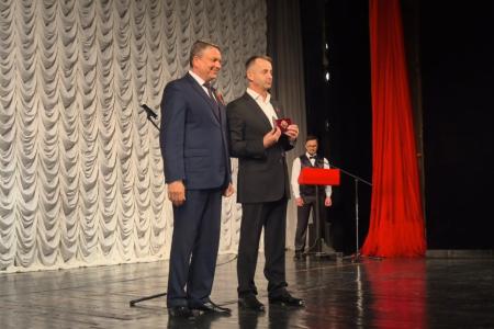 Делегация КПРФ во главе с К.К. Тайсаевым посетила праздничные мероприятия в честь 11-ой годовщины образования ЛНР