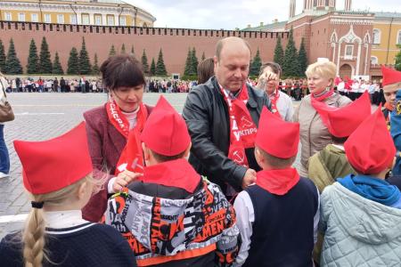 Рязанских ребят и девчонок приняли в пионеры на Красной площади в Москве