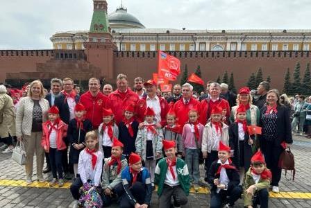 Рязанских ребят и девчонок приняли в пионеры на Красной площади в Москве