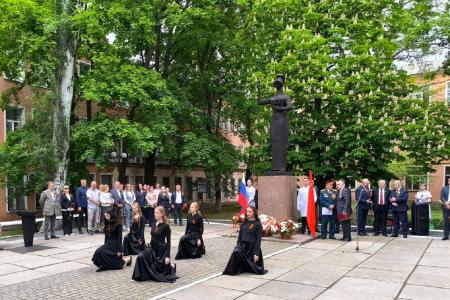 Торжественный митинг в Донецком Государственном Медицинском Университете в честь 80-летия Победы в Великой Отечественной войне