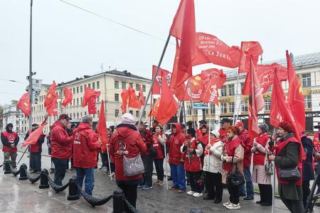 Иваново окрасилось алым знаменем Первомая