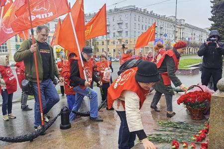 Иваново окрасилось алым знаменем Первомая