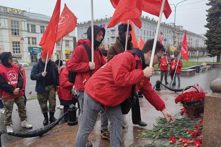 Иваново окрасилось алым знаменем Первомая