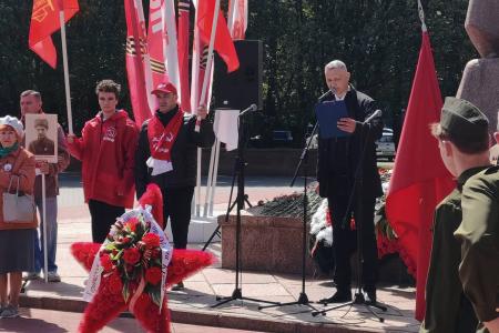 Под красными знаменами: Калининград отметил 80-летие Великой Победы