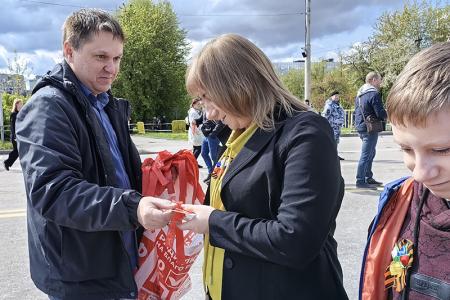 В Иванове коммунисты,  комсомольцы и сторонники КПРФ приняли участие в праздновании 80-летия Победы