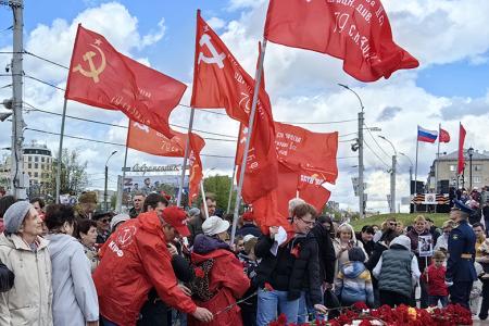 В Иванове коммунисты,  комсомольцы и сторонники КПРФ приняли участие в праздновании 80-летия Победы