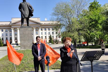 Тюмень отметила День пионерии салютом Ильичу