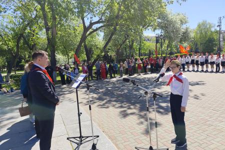Тюмень отметила День пионерии салютом Ильичу