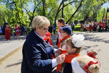 Тюмень отметила День пионерии салютом Ильичу