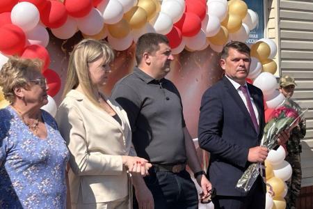 Депутаты фракции КПРФ Волгоградской областной Думы приняли участие в торжественных школьных линейках, посвященных «Последнему звонку»