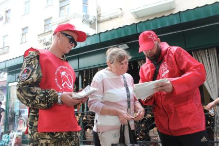 В ЛНР продолжается народный референдум КПРФ