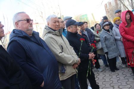 Первомай шагает по Якутии
