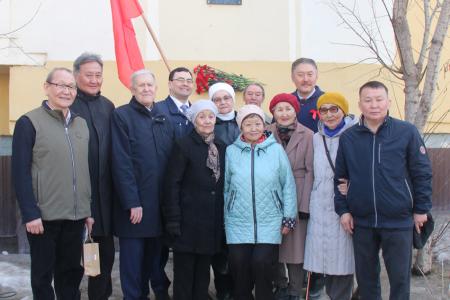 Первомай шагает по Якутии