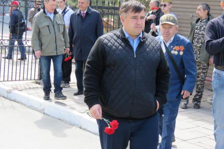 Цветы к бюсту Сталина возложили коммунисты в Новосибирске