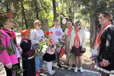 Город-Герой Севастополь. Женщинам - Героями Советского Союза посвящается