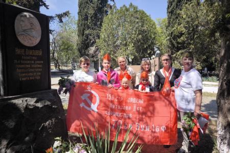 Город-Герой Севастополь. Женщинам - Героями Советского Союза посвящается
