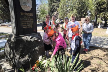 Город-Герой Севастополь. Женщинам - Героями Советского Союза посвящается