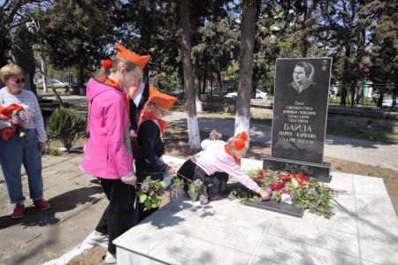 Город-Герой Севастополь. Женщинам - Героями Советского Союза посвящается