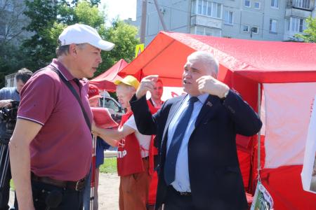 В Омске продолжается серия пикетов в поддержку Народного референдума