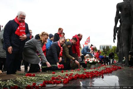 Москва приняла эстафету "Знамя Победы"
