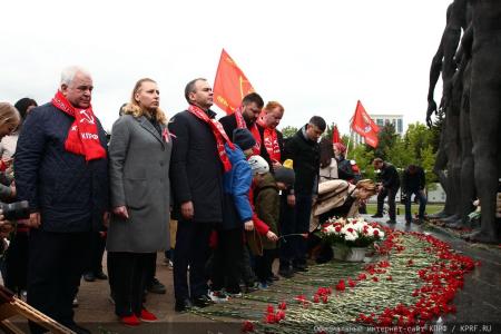 Москва приняла эстафету "Знамя Победы"