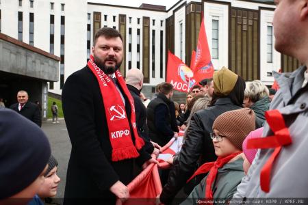 Москва приняла эстафету "Знамя Победы"
