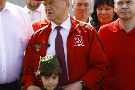 За нашу Победу! 138-й гуманитарный конвой от КПРФ ушел на Донбасс и в Курск