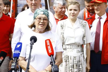 За нашу Победу! 138-й гуманитарный конвой от КПРФ ушел на Донбасс и в Курск