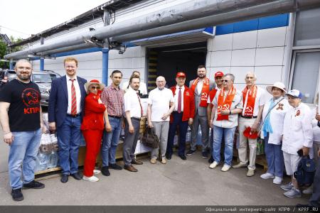 За нашу Победу! 138-й гуманитарный конвой от КПРФ ушел на Донбасс и в Курск