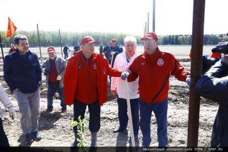 Накануне Дня Победы в Совхозе имени Ленина прошло мероприятие «Сад Победы - сад жизни»