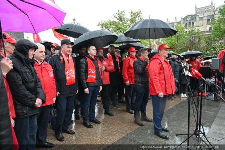 Продолжим подвиг отцов и дедов! Акция КПРФ в честь Дня международной солидарности трудящихся