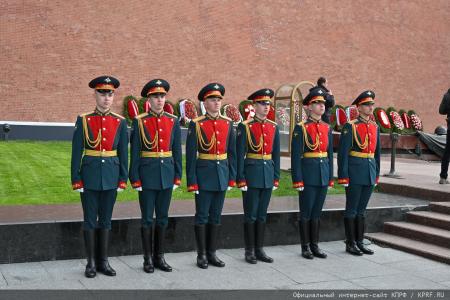 Слава советскому народу-победителю! Репортаж с московской встречи депутатов КПРФ с избирателями в преддверии Дня Победы