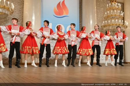 КПРФ провела праздничный концерт, посвященный Дню Ленинской Пионерии и 100-летию детской здравницы «Артек»
