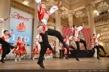 КПРФ провела праздничный концерт, посвященный Дню Ленинской Пионерии и 100-летию детской здравницы «Артек»