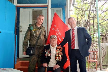 Краснодарский край. Активисты КПРФ поздравляют ветеранов и участников войны с праздником Победы
