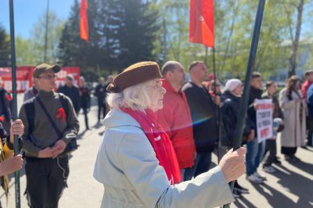 Алтайский край. В Барнауле прошел митинг в честь Дня международной солидарности трудящихся