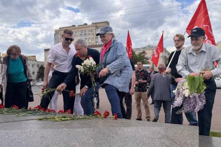 Коммунисты Ростова-на-Дону почтили память Карла Маркса в день его рождения