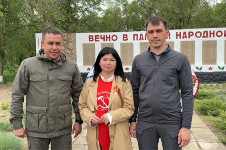 В селе Новософиевка Херсонской области жители собственными силами восстановили памятник Владимиру Ильичу Ленину