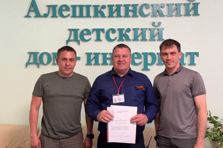 Член ЦК КПРФ, сенатор Российской Федерации Айрат Гибатдинов посетил зону проведения специальной военной операции