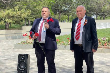 Коммунисты Крыма поздравили с праздником Великой Победы ветерана Великой Отечественной войны Георгия Федоровича Пыркова