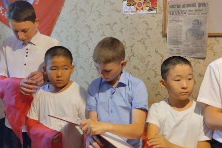 Мы поднимаем алое знамя. День пионерии в Еврейской АО